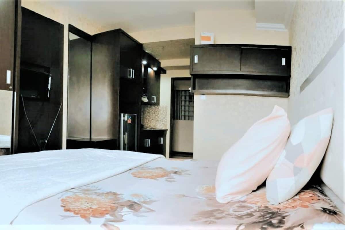 Superior Apartment | 2 bedrooms, desk