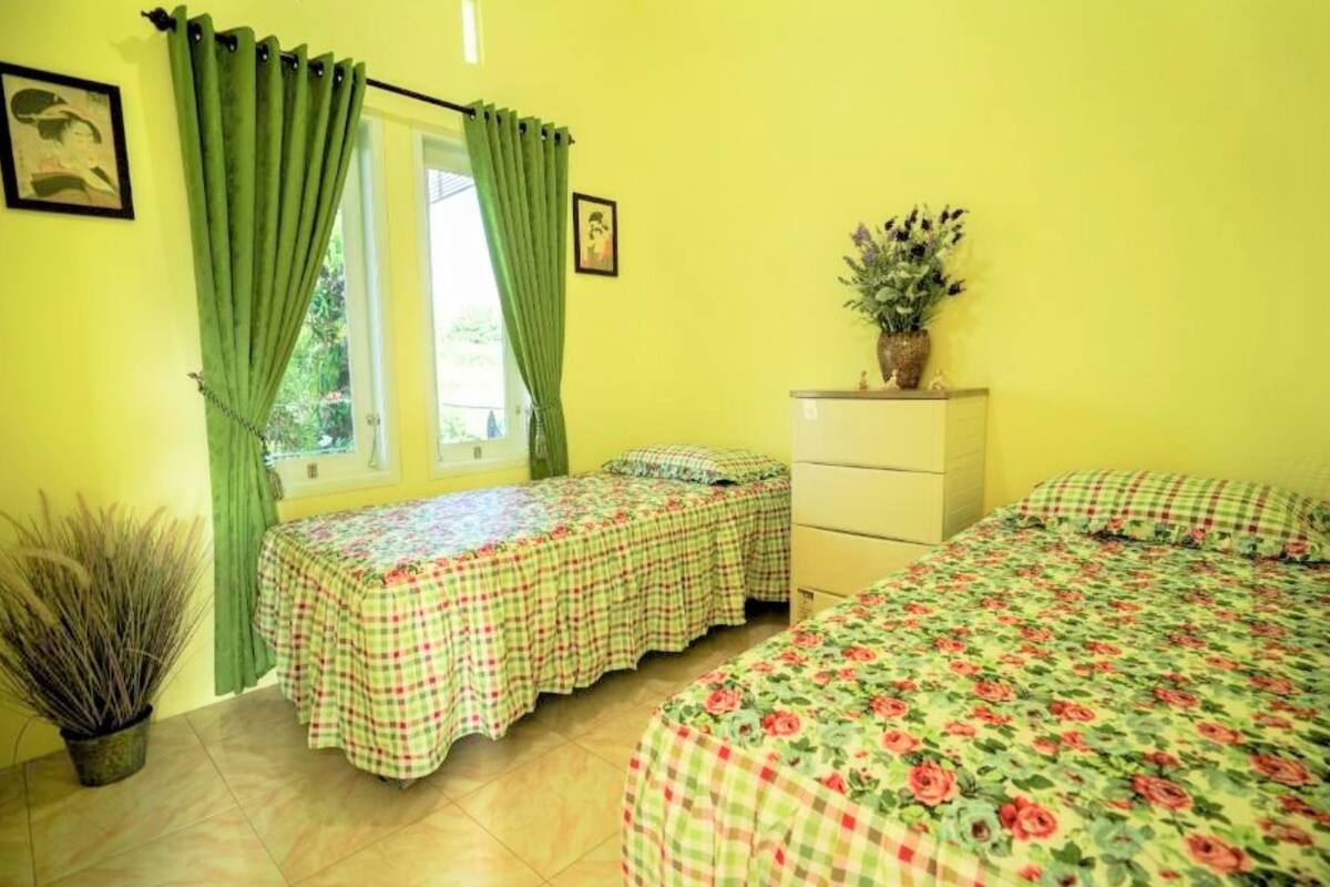 Room | 2 bedrooms, desk, free WiFi