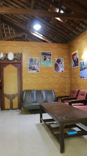 Interior - Homestay Cak Edi - Hostel (Kokap)
