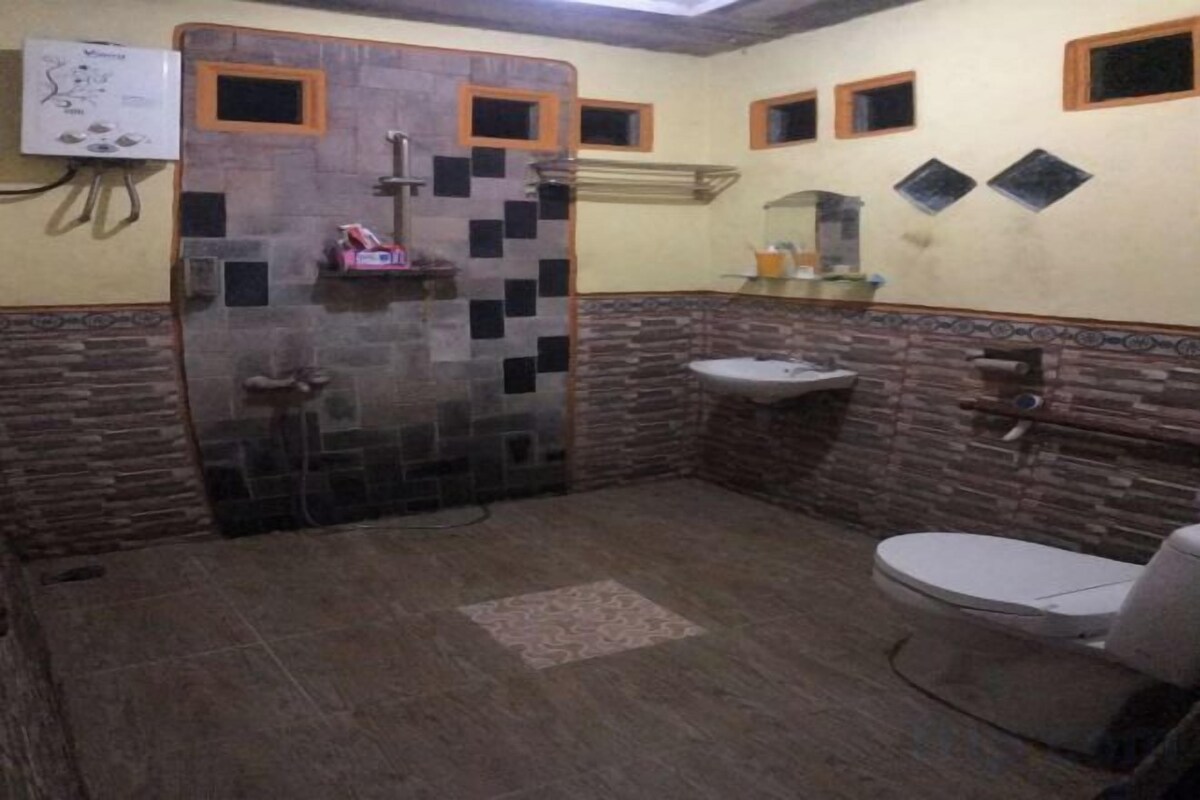 Bathroom | Shower, towels