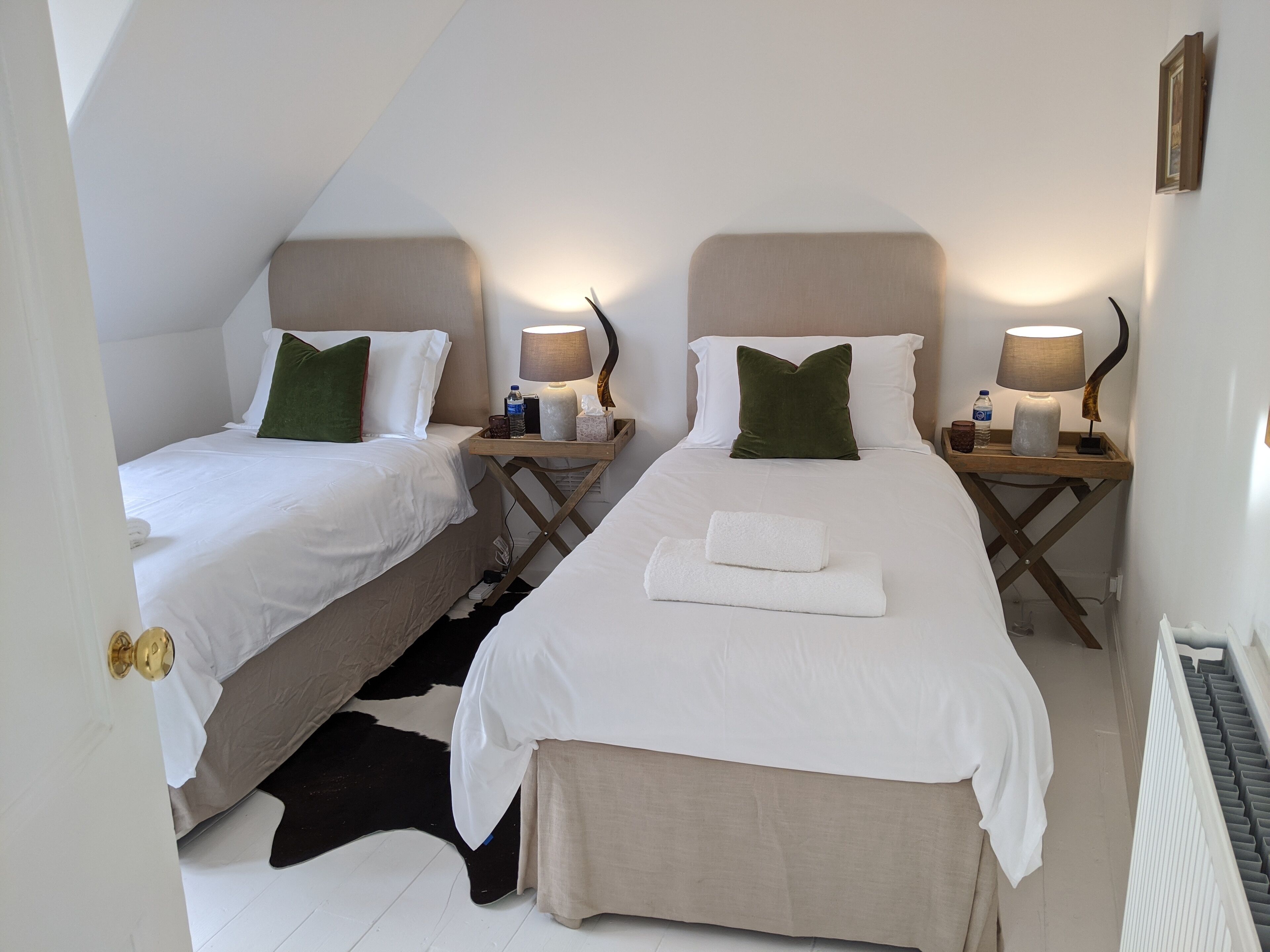 2 室のベッドルーム、アイロン / アイロン台、旅行用ベビーベッド、WiFi (無料)