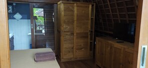 1 bedroom, desk, free WiFi, bed sheets - Puri Rasa Ubud (Sukawati)