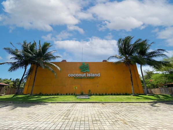 Front of property - Avery Coconut Island Waterpark Resort (Labuhan)