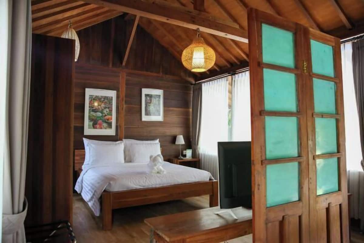 1 habitación, escritorio, wifi gratis y ropa de cama