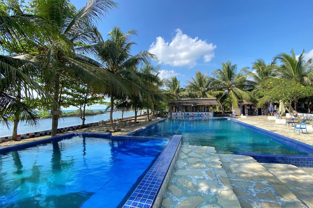 Avery Coconut Island Waterpark Resort