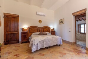 6 dormitorios, tabla de planchar con plancha, wifi gratis y ropa de cama