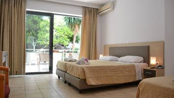 Blackout curtains, free WiFi, bed sheets