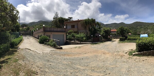 Exterior - By the Sea in the Midst of the Countryside (Marciana Marina)