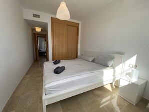 2 soverom og sengetøy