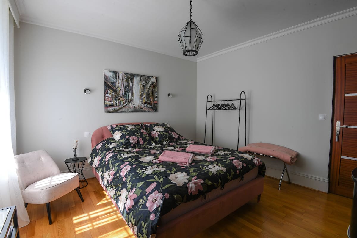 Quarto casal superior (Hermine) | Roupas de cama premium, Wi-Fi de cortesia, roupa de cama