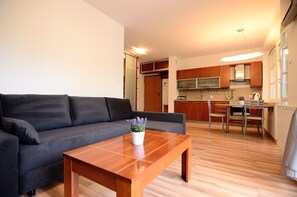 Lägenhet | Vardagsrum | Platt-tv