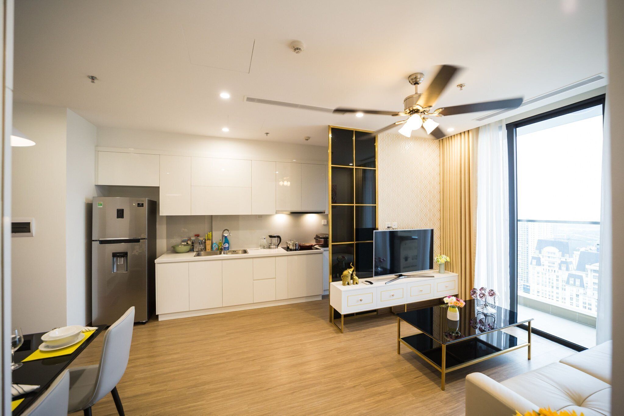 Apartamento conforto, 2 quartos | Área de estar