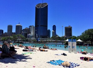 Beach - Tropical Resort ~ 2 Bed/2 Bath/1 Car ~ West End (West End)