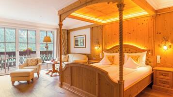 Deluxe-Doppelzimmer, Balkon | Allergikerbettwaren, Daunenbettdecken, kostenlose Minibar, Zimmersafe