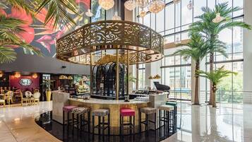 Piano bar