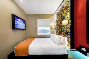 Habitación estándar, 1 cama de matrimonio, no fumadores | Ropa de cama de alta calidad, caja fuerte, escritorio