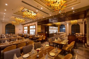 Breakfast, lunch and dinner served