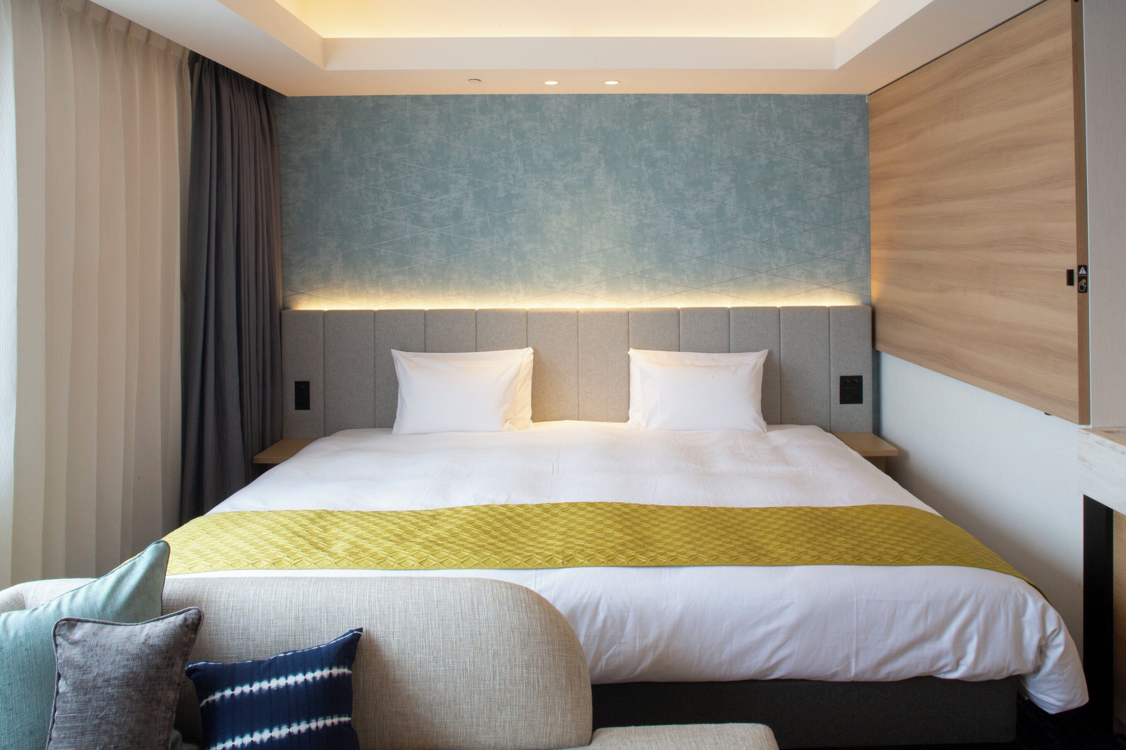 Zimmersafe, Schreibtisch, schallisolierte Zimmer, Bügeleisen/Bügelbrett