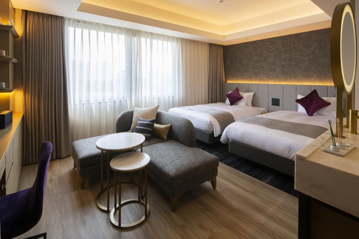 1 bedroom, in-room safe, desk, soundproofing