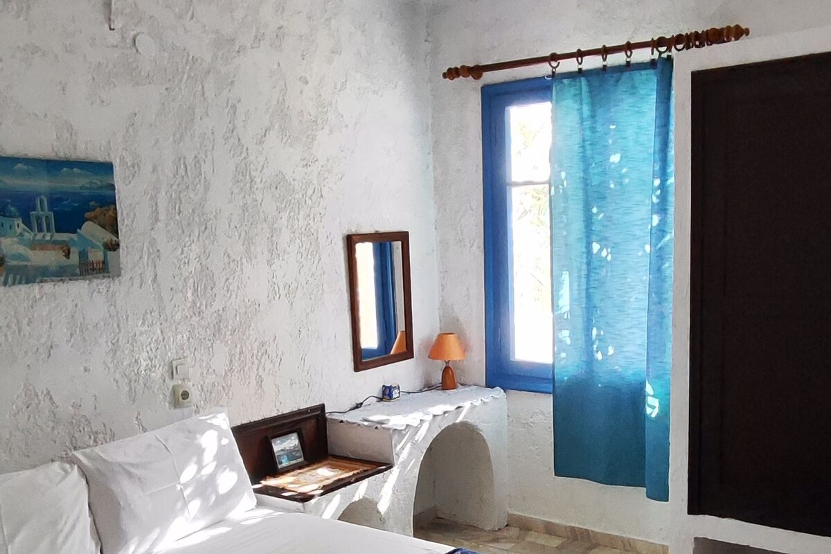 Family Apartment, 2 Bedrooms, Kitchenette, Garden View | Desk, laptop workspace, blackout drapes, WiFi (free)