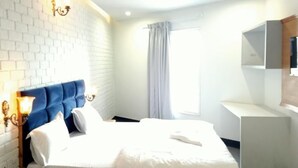 Room - Hotel Karwaan Chandigarh (Dera Bassi)