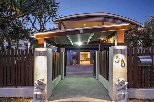 Exterior detail - Family Friendly Tropical Paradise at Whitepatch! (White Patch)