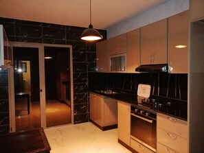 Fridge, oven, stovetop, electric kettle - DAR SABA Rabat Loc Sea Apartment Terrace (Rabat)