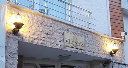 Alesta Suit Apart