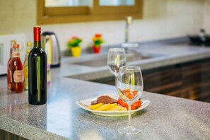 Free WiFi, bed sheets - Clover Resort (Gapyeong)