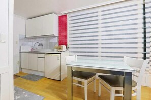 Free WiFi, bed sheets - Herb Story Pension (Chuncheon)