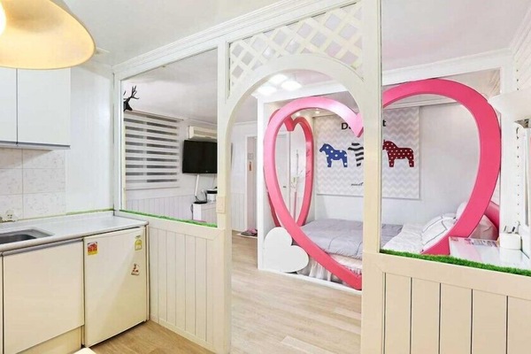 Room (Pink Heart) | Free WiFi, bed sheets