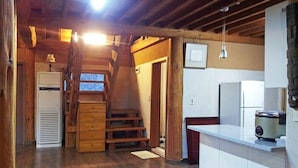 Room (Tongnamu ) | WiFi (free), bed sheets - Caeun Pension (Namyangju)