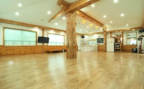 Room (Group) | Free WiFi, bed sheets