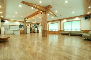 Room (Group) | Free WiFi, bed sheets