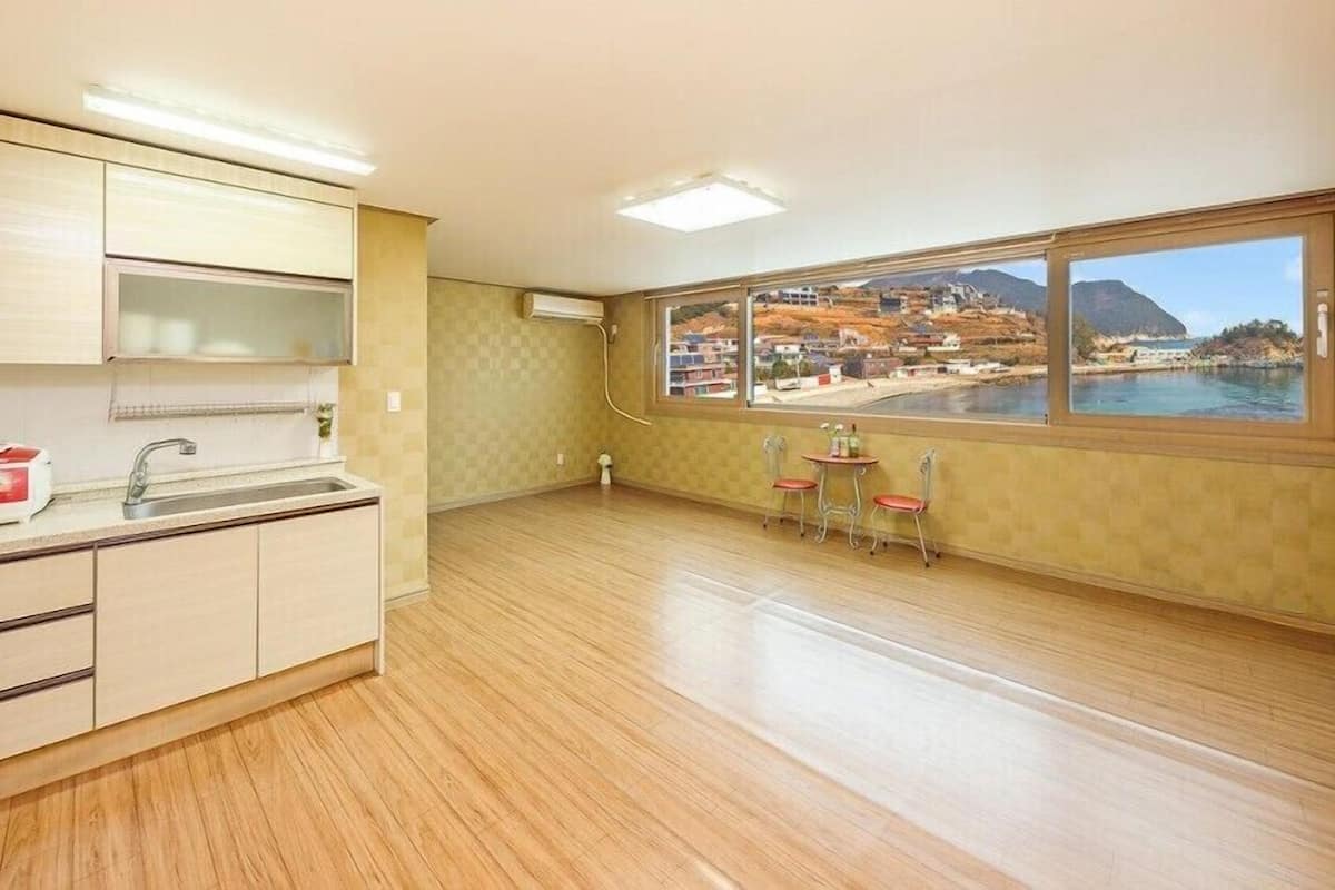 Room (Private) | Free WiFi, bed sheets