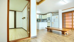 WiFi (free), bed sheets - Healing Pension (Pohang)