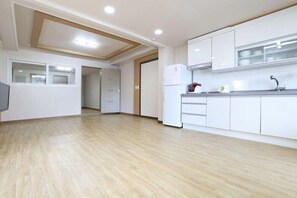 Chambre (Bom) | Accès au Wi-Fi (inclus), literie fournie