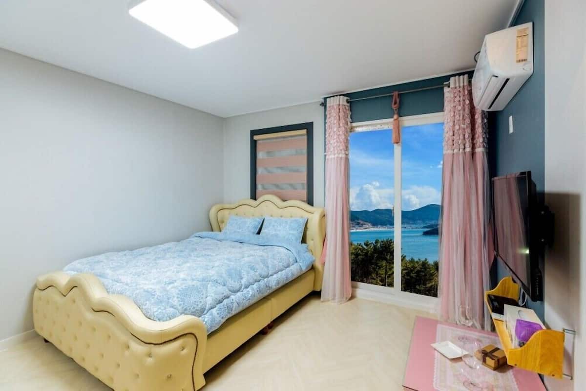 Room (103) | Free WiFi, bed sheets