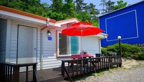 Room (Achim Bada (Private building)) | WiFi (free), bed sheets - Sea sight pension (Buan)
