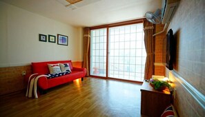Free WiFi, bed sheets - Sea sight pension (Buan)
