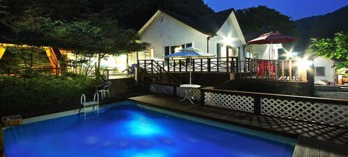 Window to the sky Pension