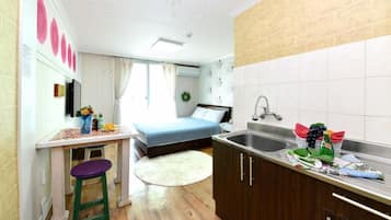 Kamar (206) | Wi-Fi gratis dan seprai linen