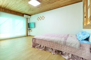 واي فاي مجانًا وملاءات أسرّة