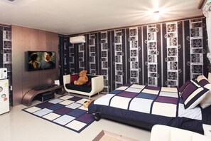 Room (Persian pepe) | Free WiFi, bed sheets - Louis Pension (Chuncheon)