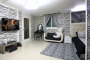 Room (Suitne pepe) | Free WiFi, bed sheets - Louis Pension (Chuncheon)