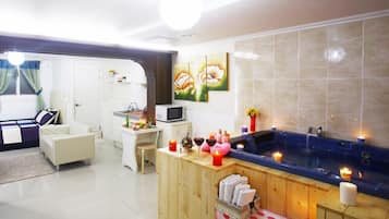 Room | Free WiFi, bed sheets