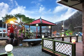 Exterior - Red post box pension (Chuncheon)