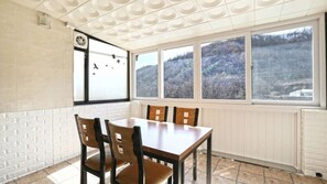 Free WiFi, bed sheets - You and Me Pension (Chuncheon)