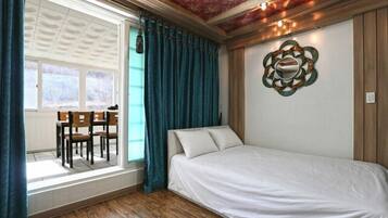 Free WiFi, bed sheets