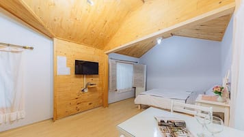 Room (Mallow) | Free WiFi, bed sheets